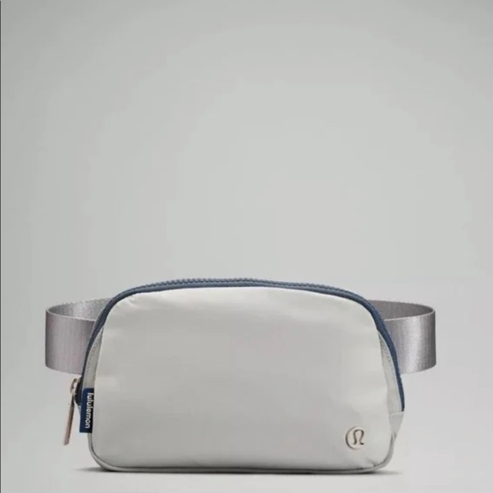 Lululemon Everywhere Belt Bag **Rare